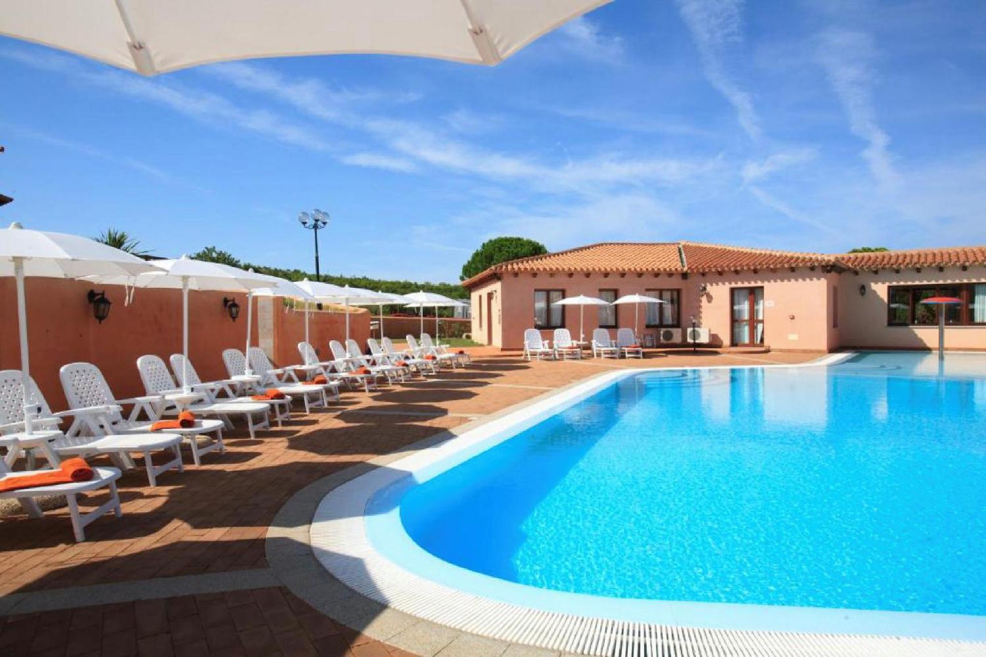 Residence Pierre & Vacances Vignola Mare Exterior foto