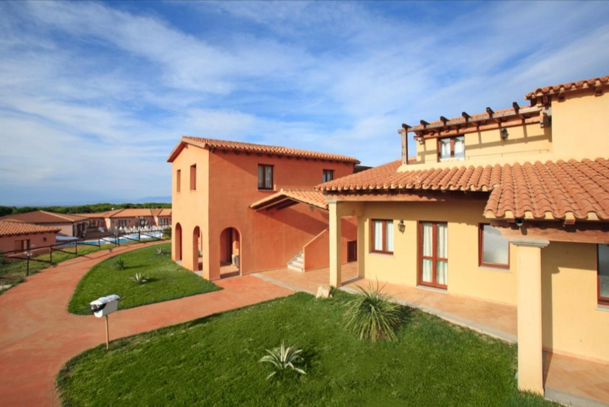 Residence Pierre & Vacances Vignola Mare Exterior foto