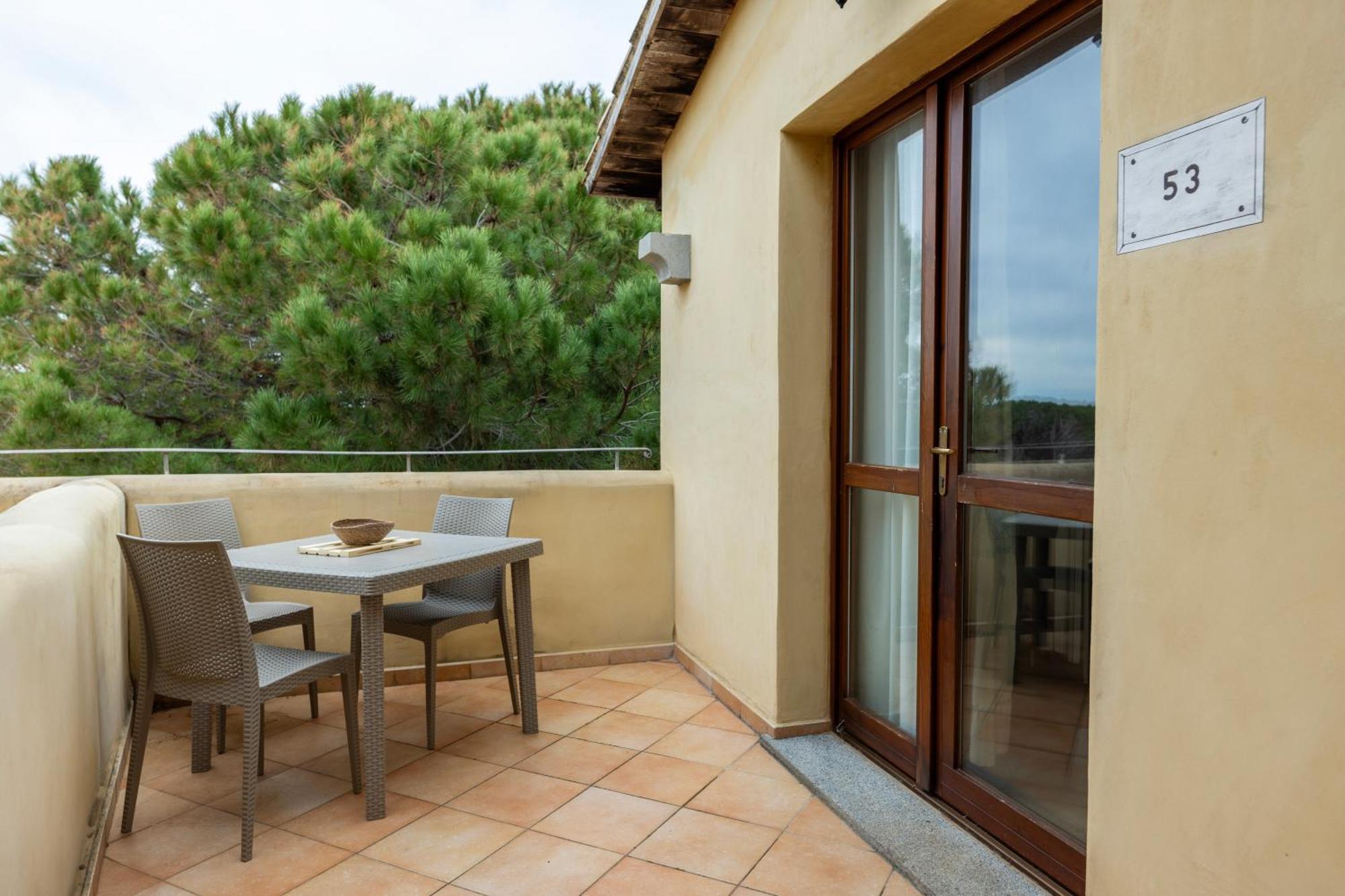 Residence Pierre & Vacances Vignola Mare Exterior foto